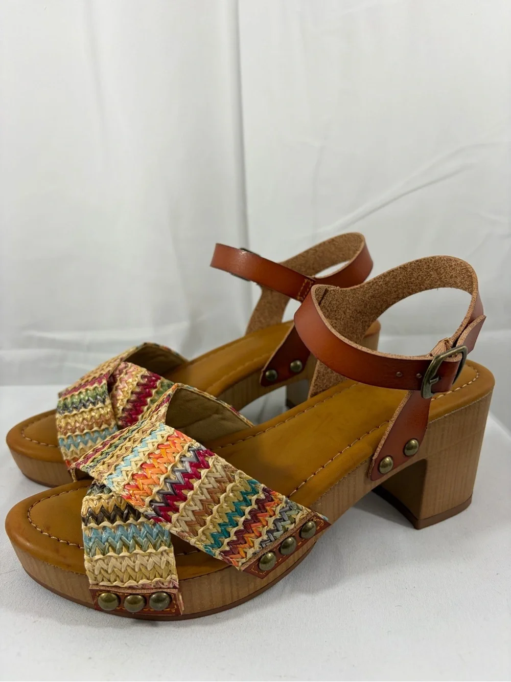 NWT MIA Women’s Size 8 Woven Multi-Color Crossband Sandal with Ankle Strap